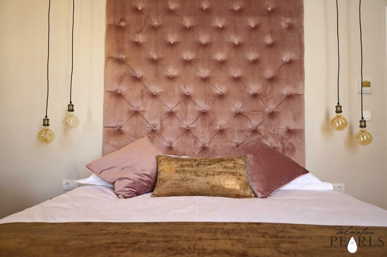 Three Pearls Deluxe Rooms & Studios Zadar Exterior photo